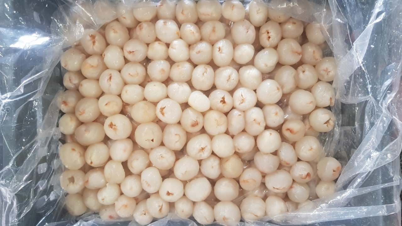 FROZEN LYCHEE PEELED AND PITTED